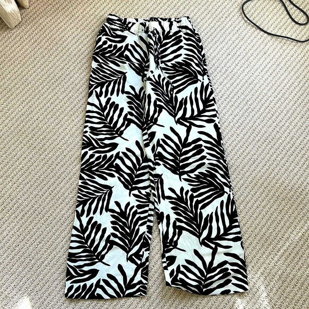 Like new- palm print linen blend pull on wide leg pant